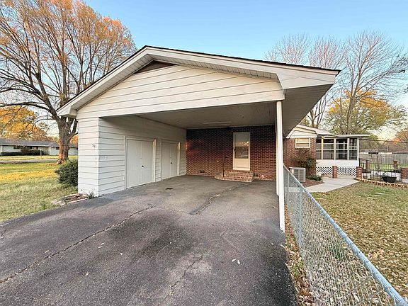 5th image of 16 Fairview Dr
