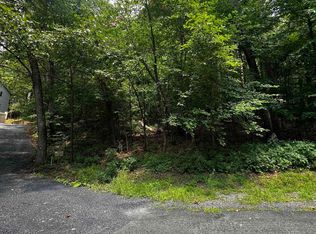 Weeping Rock Ln, Roseland, VA 22967