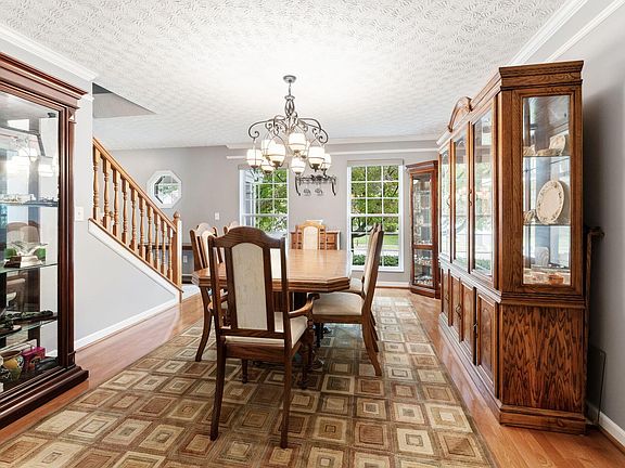 5th image of 4506 Fabel St
