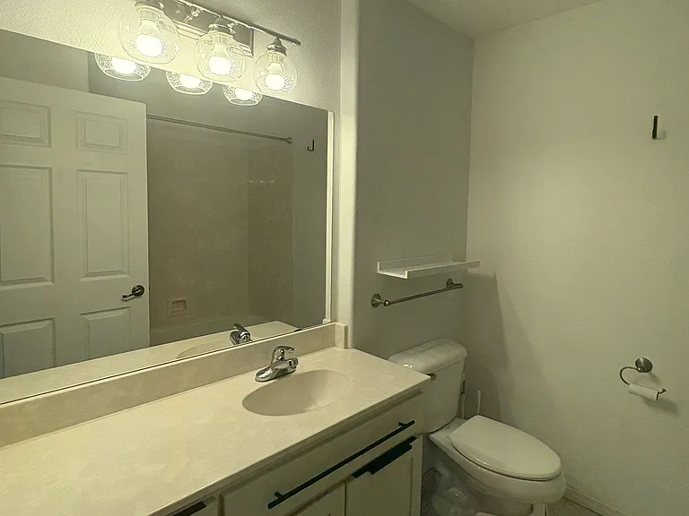 450 Midway Rd #15 — Photo 16