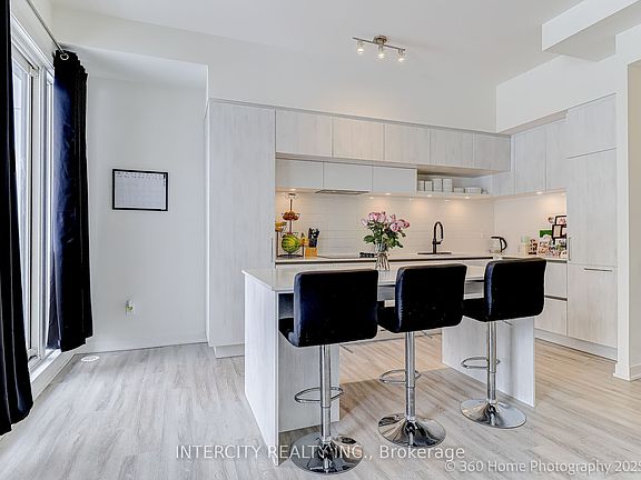 3rd image of 11 David Eyer Rd #1504