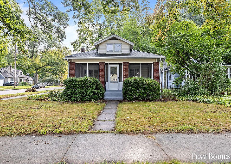 1st image of 1900 Newark Ave SE