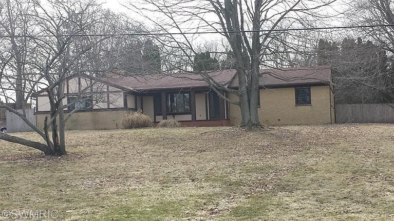 1st image of 159 Cummings Ave NW