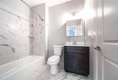 200 W 10th St #401 — Photo 10