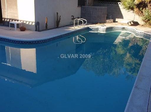 3rd image of 4041 Acapulco Ave