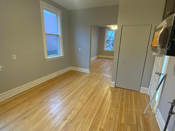 2nd image of 1725 N Hermitage Ave #2