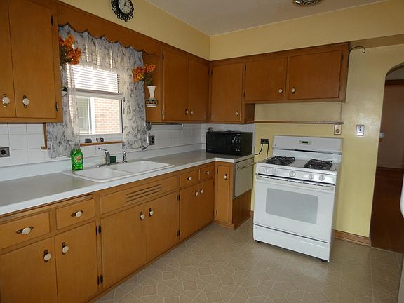 4th image of 4417 N Orange Ave