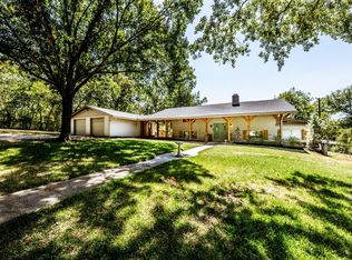 2120 Avenue R, Huntsville, TX 77340