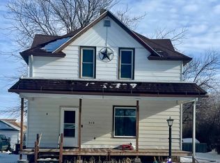 512 S Main St, Chamberlain, SD 57355