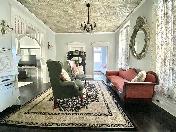 4th image of 2806 W Franklin St
