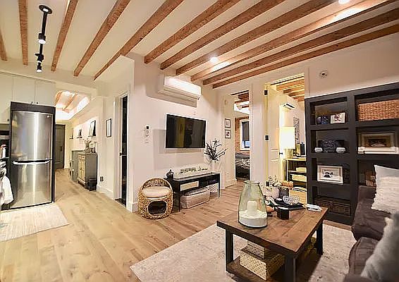 3rd image of 152 W 49th St #26