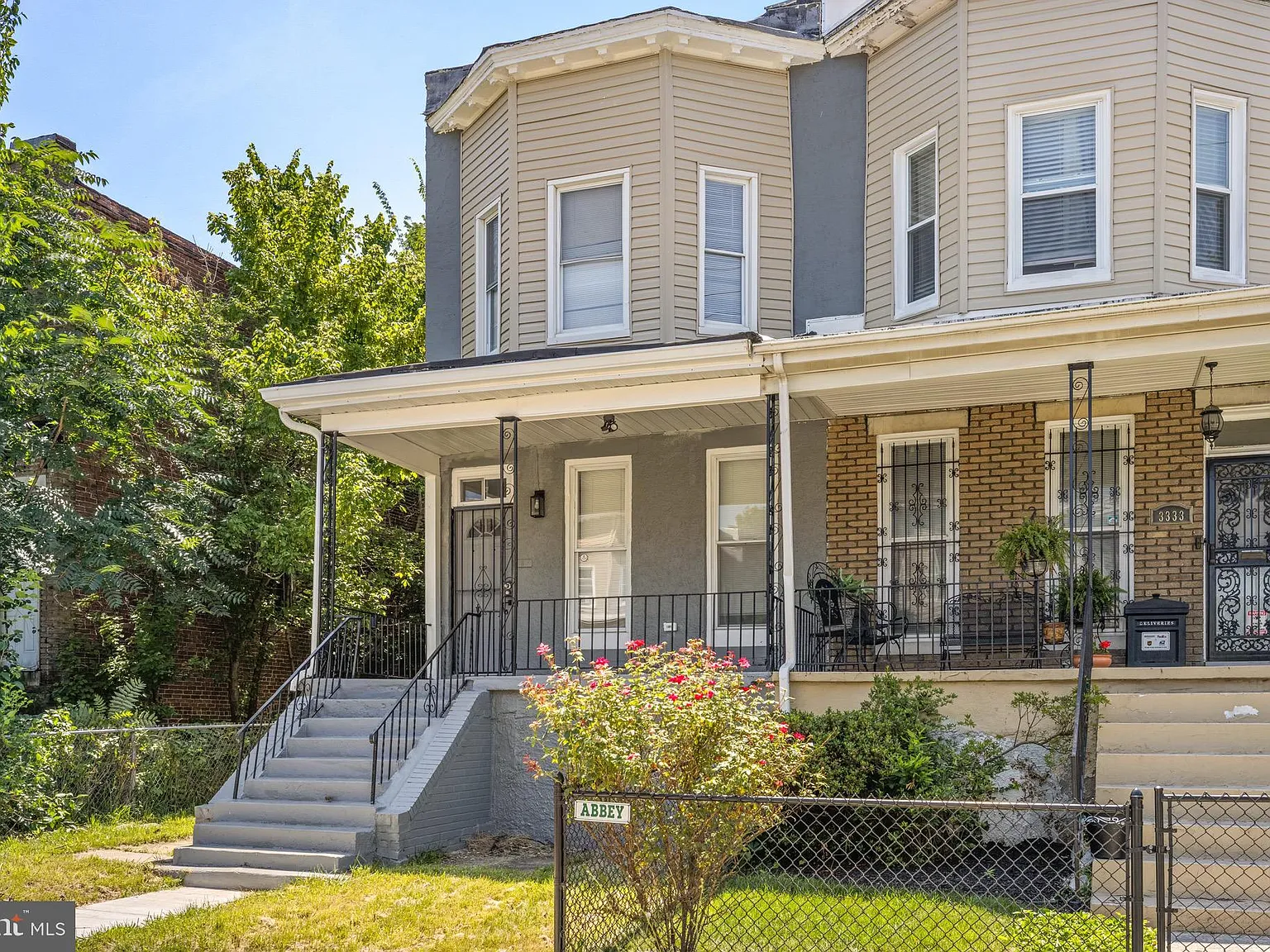 4 bed, 2.5 bath, $2,500 — Photo 3