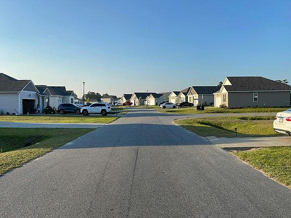 4th image of 2024 Eastpark Dr