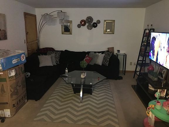 5th image of 50 Danbury Dr APT 23