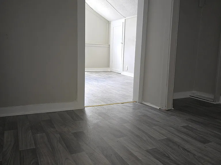 526 Columbus St — Photo 3