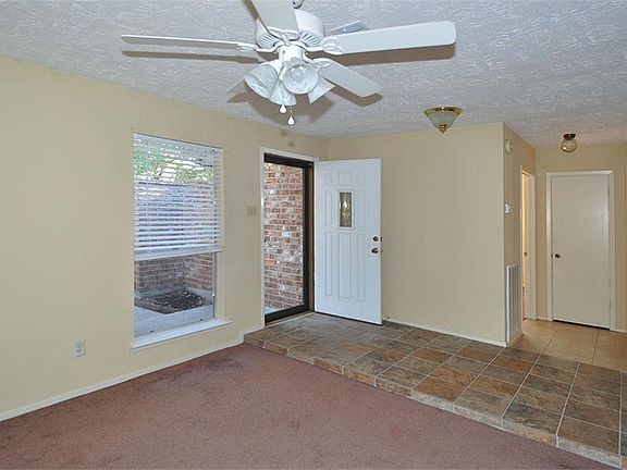 4th image of 17523 Mallett St