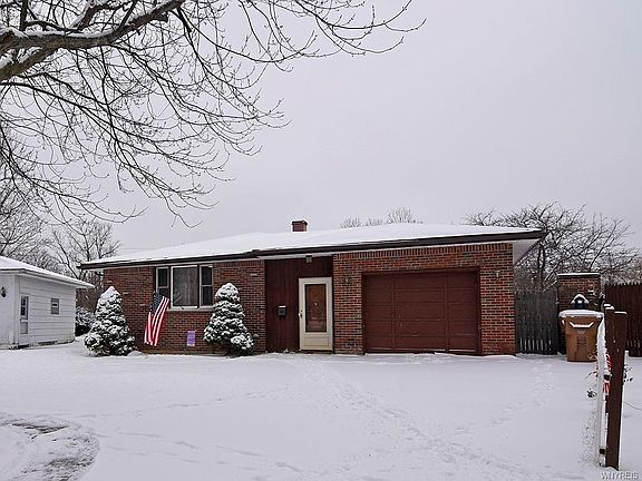 2nd image of 28 Dartwood Dr