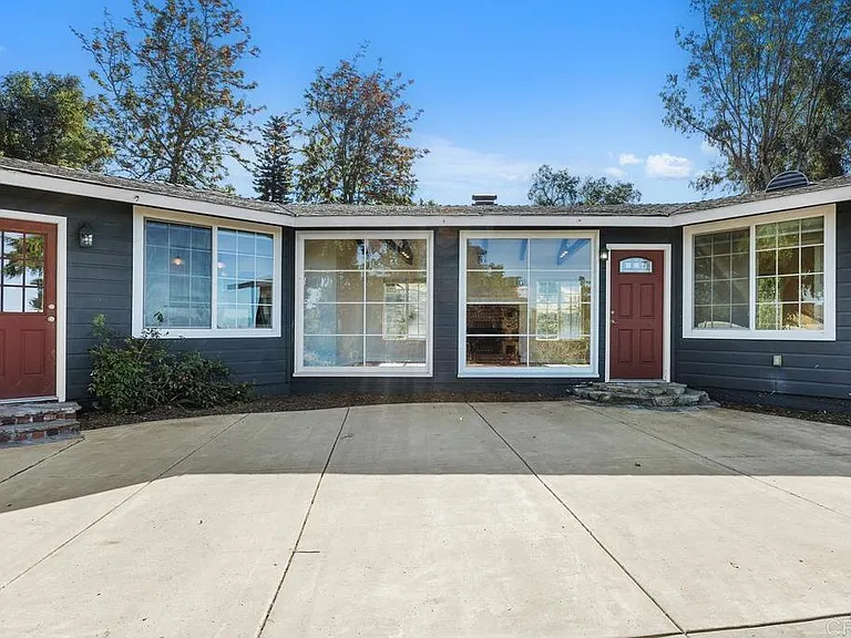835 Barsby St #MAIN HOUSE — Photo 23