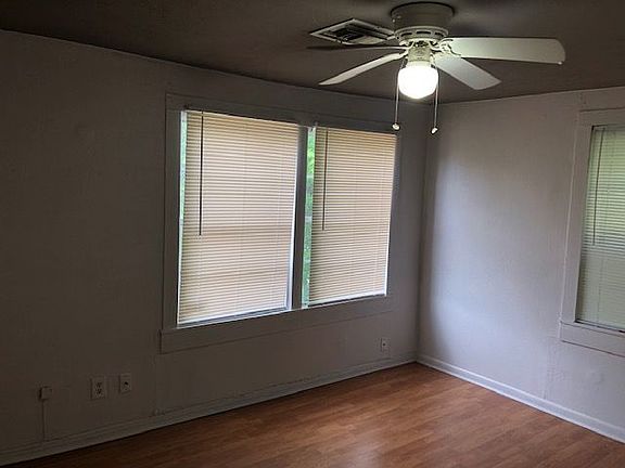 4th image of 1712 Bagby Ave #A