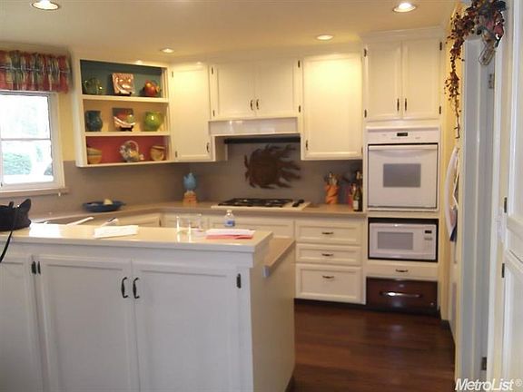 3rd image of 8903 N Hilary Ln
