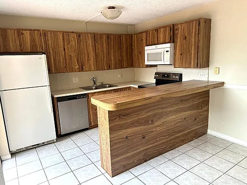 1006 10th Ln Photo 1