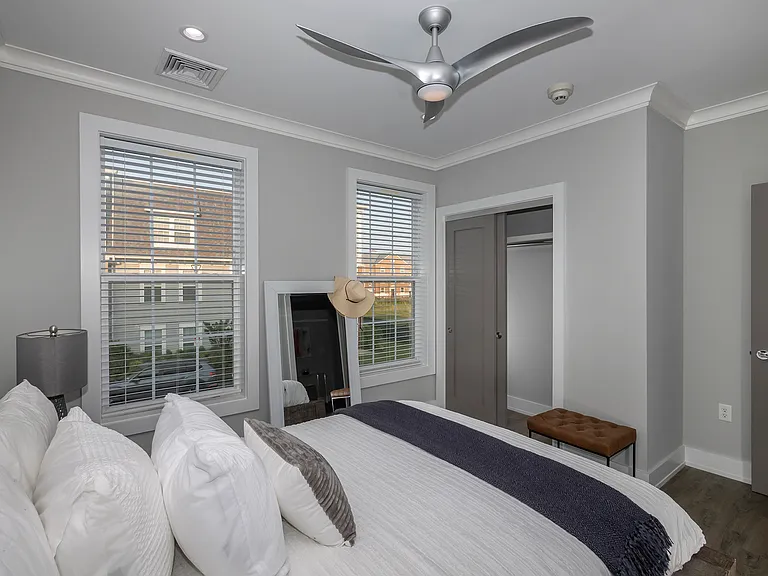 Fairfield Townhomes at Islip — Photo 26
