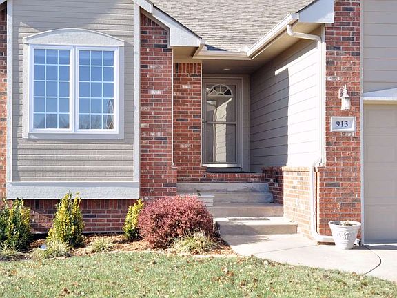 2nd image of 913 W Onewood Ct