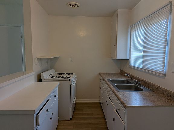 4th image of 10243 S Dixon Ave APT 4