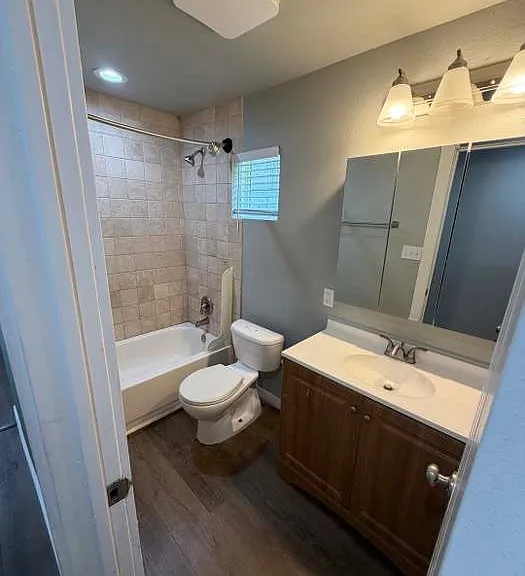 1812 Ruiz St — Photo 1