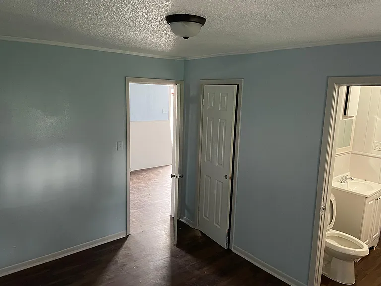 126 E Alabama St — Photo 8