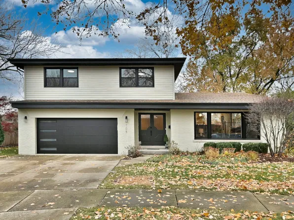 705 S Edgewood Ave, Elmhurst, IL 60126