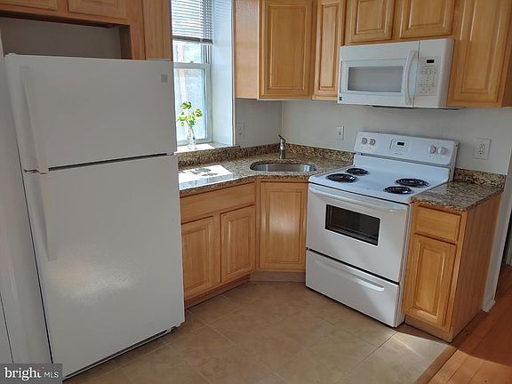 4th image of 1247 S 17th St #2R