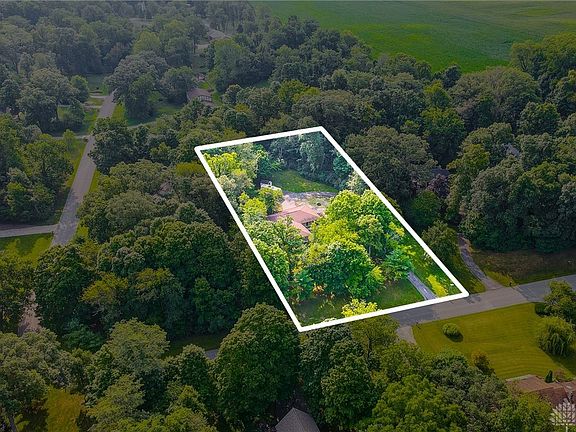 3rd image of 4357 Briarwood Dr