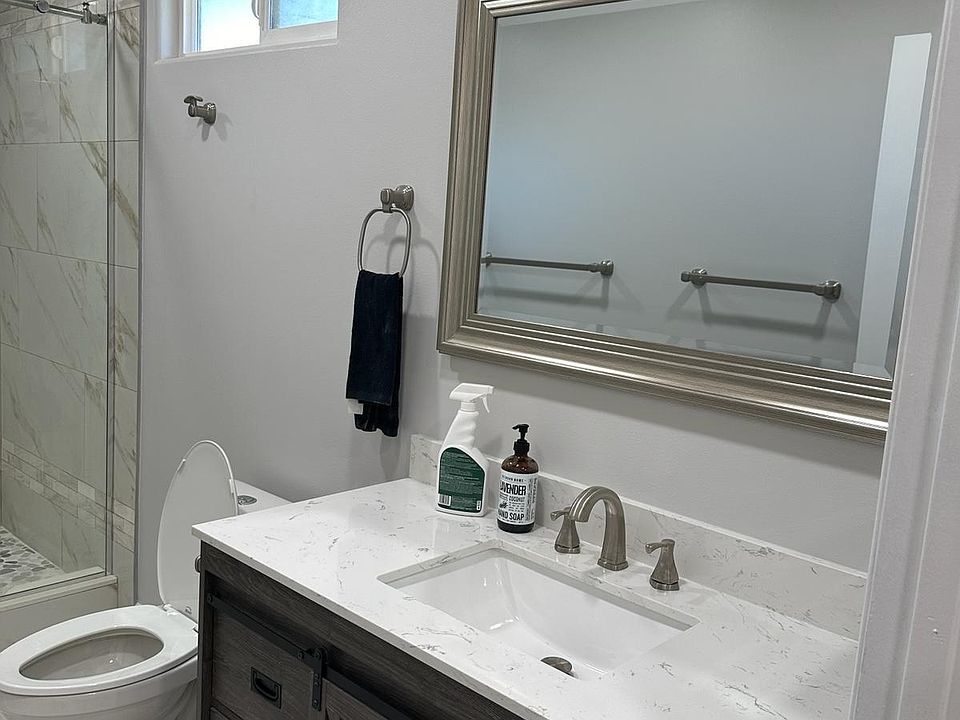 1st image of 763 E Avenida De Los Arboles