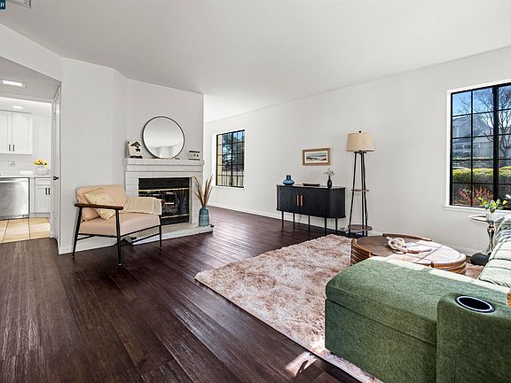 4th image of 1001 Devonwood