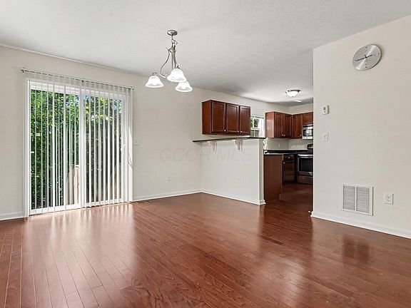 4th image of 8345 Bruntsfield Rd