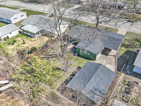 4th image of 3931 N Newcastle Dr