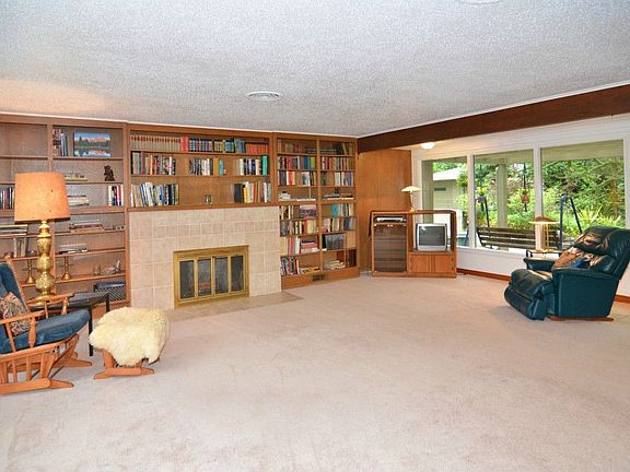 2nd image of 10508 Butte Dr SW