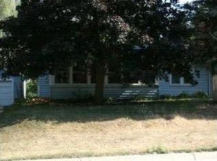945 E Maple St, Holly, MI