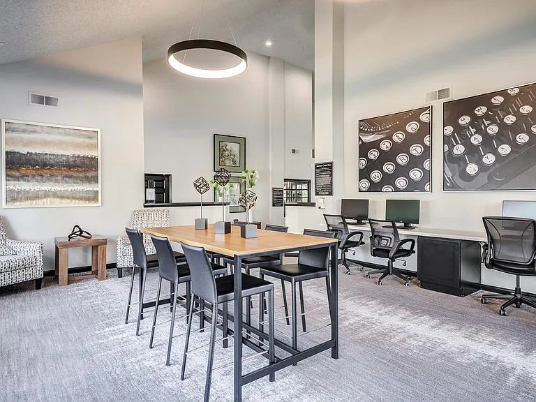 Villa La Paz Apartment Homes — Photo 10