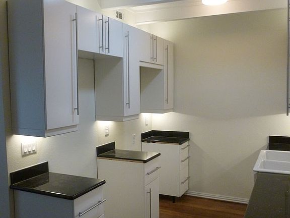 5th image of 216 Marshall St APT 7