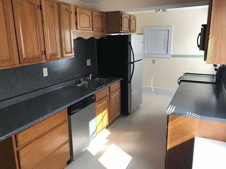 1st image of 714 W Southern Ave