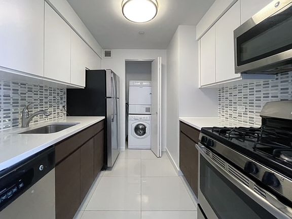 5th image of 310 E 2nd St #Phb