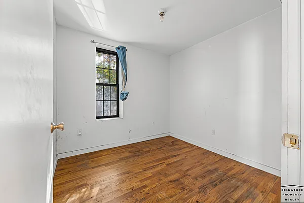 Rented by Signature Property Realty | media 7