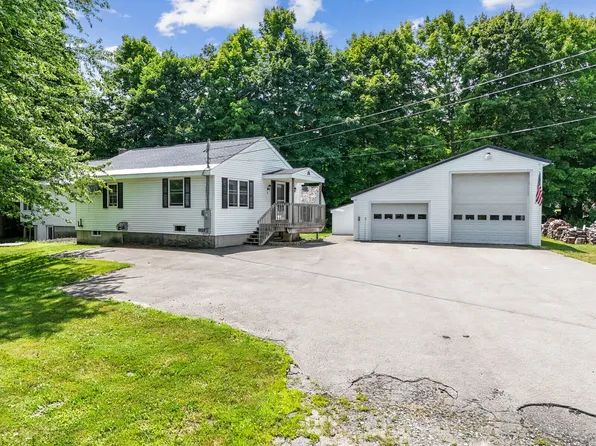 9 Bacon Street, Oakland, ME 04963