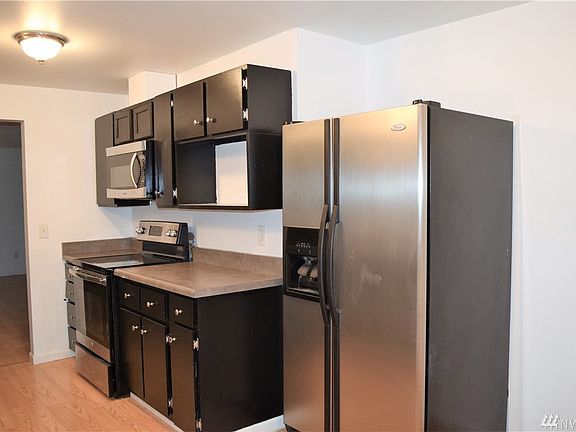 5th image of 16814 9th Ave E