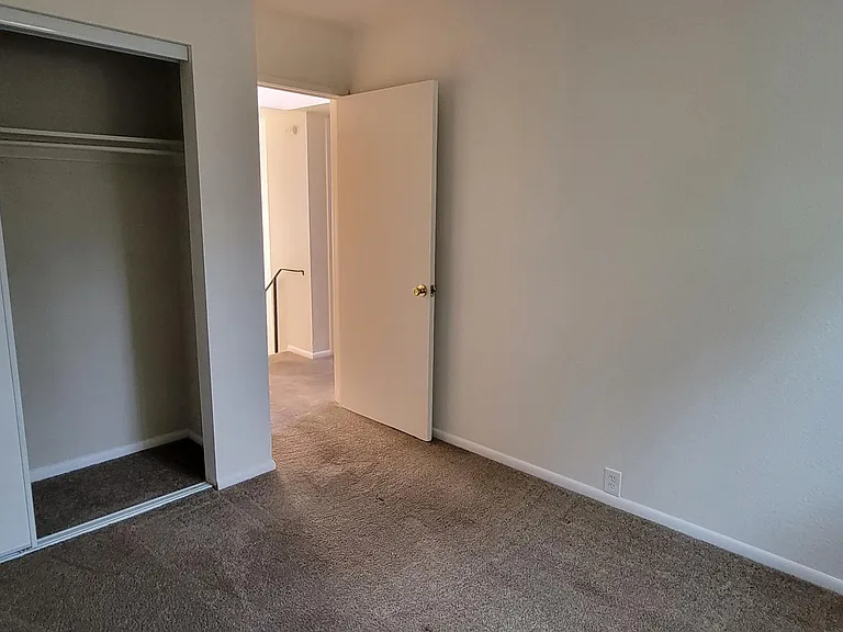 1402 Drake Dr #A — Photo 10
