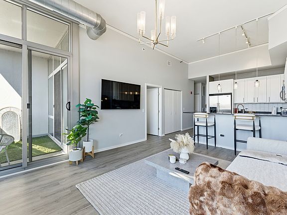 4th image of 1819 S Michigan Ave Unit 1104