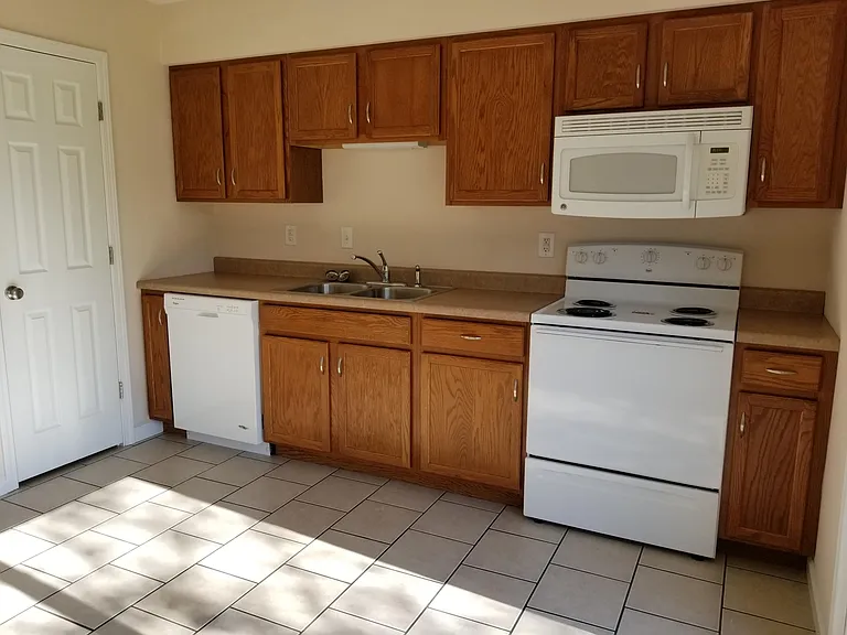 305 Meadow Dr — Photo 11
