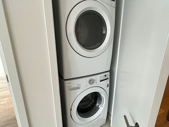 5th image of 130 Riverview St #1604